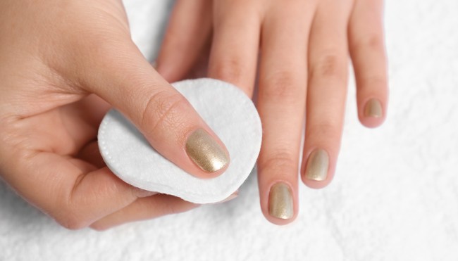 [final] Acetonfreie Nagellackentferner im Öko-Test